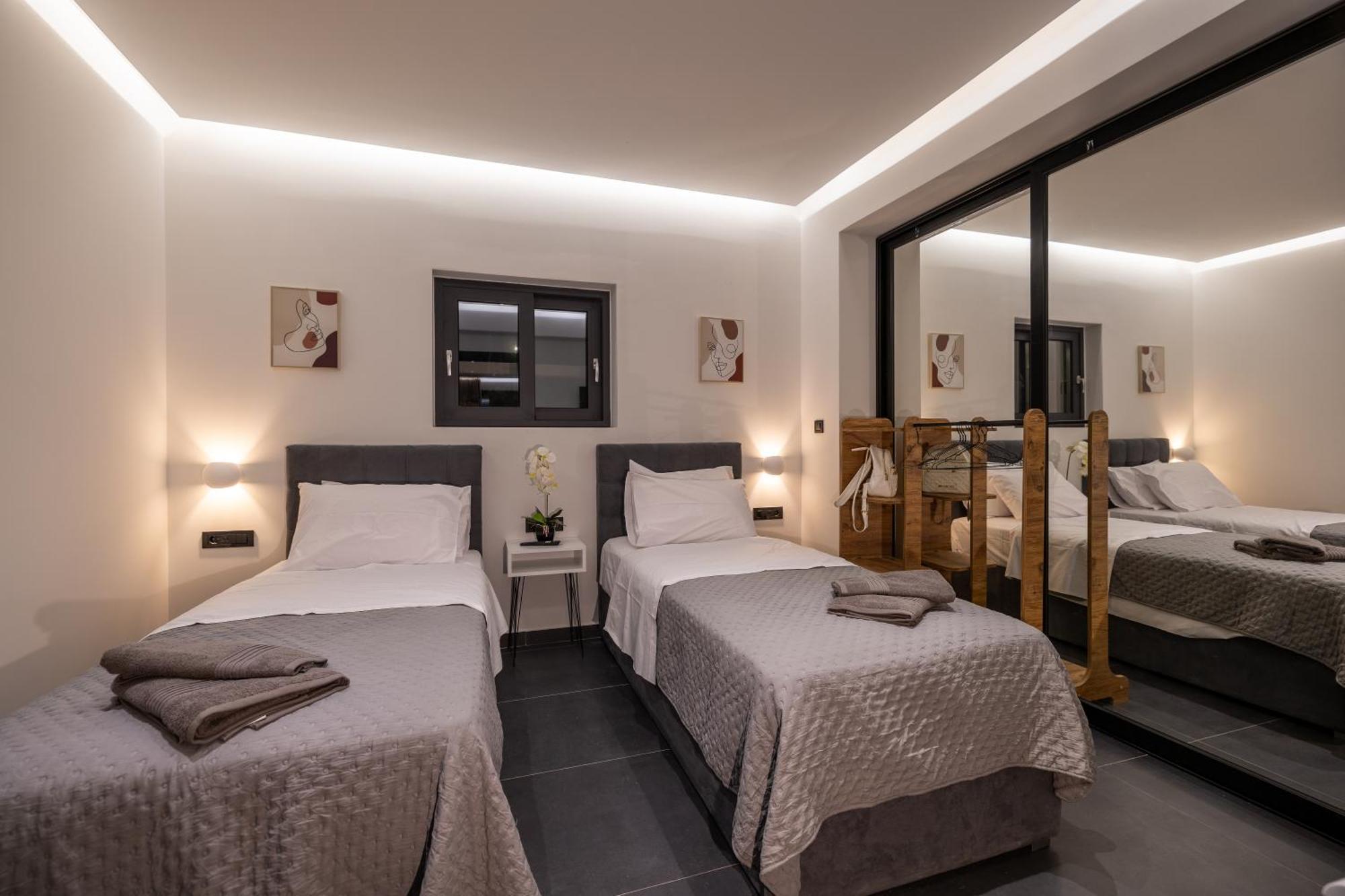 Μr & Μrs Grey Luxury Villas Ambelokipoi  Eksteriør billede